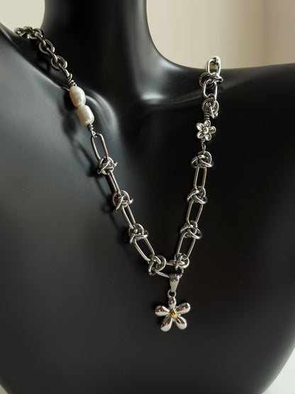 Bloom Necklace