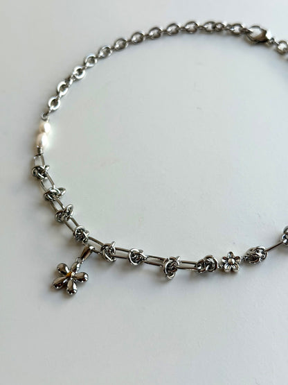 Bloom Necklace